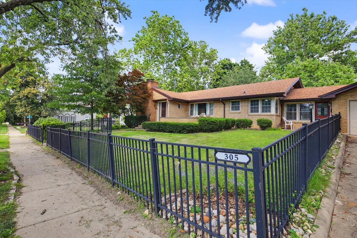 305 Colton Avenue Property Photo 6