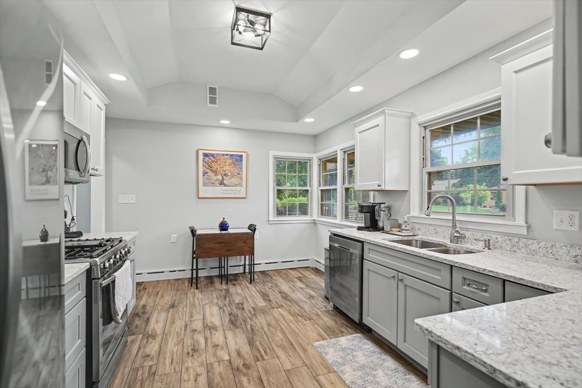 305 Colton Avenue Property Photo 15