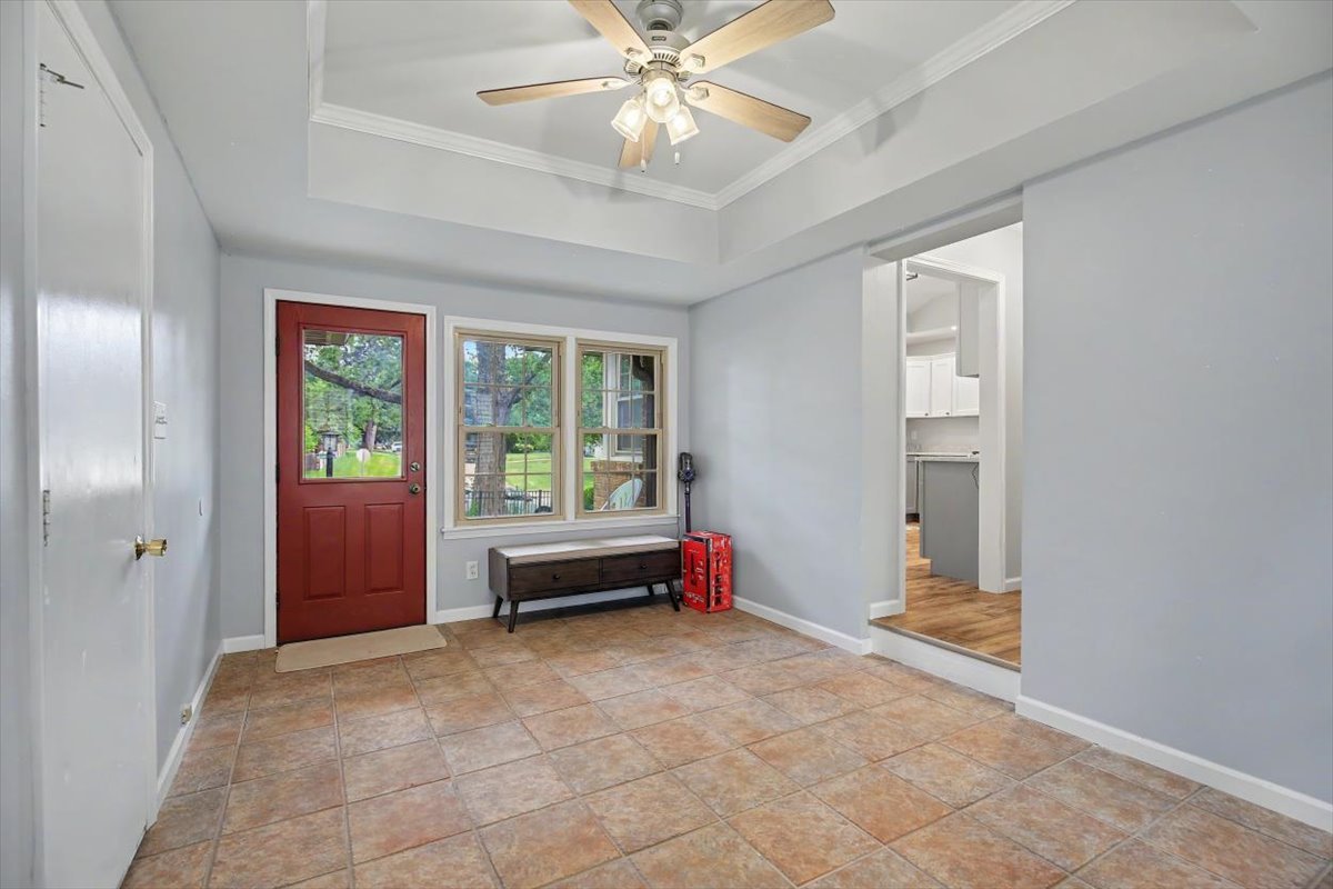 305 Colton Avenue Property Photo 20