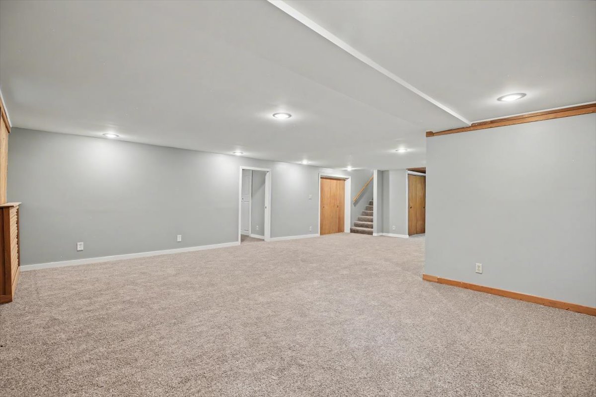 305 Colton Avenue Property Photo 29