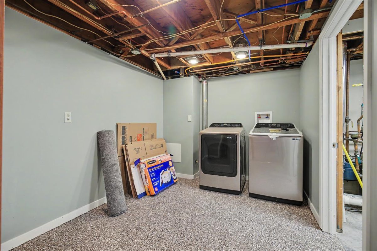 305 Colton Avenue Property Photo 34