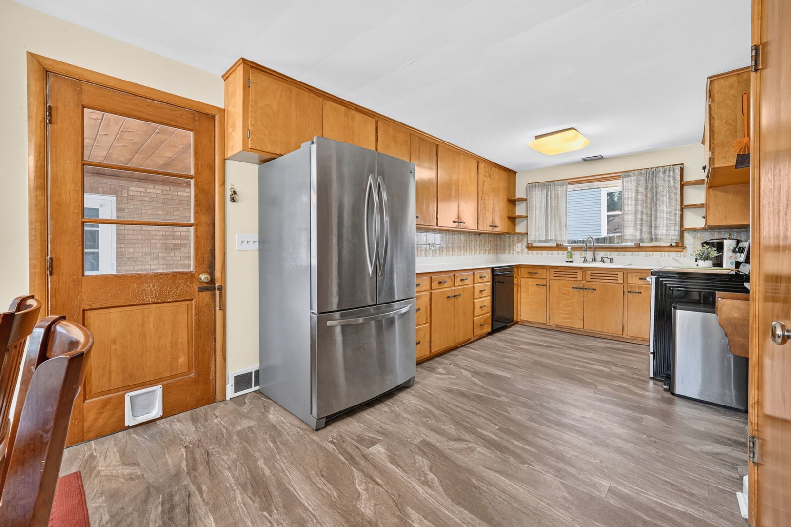649 N Spring Street Property Photo 11