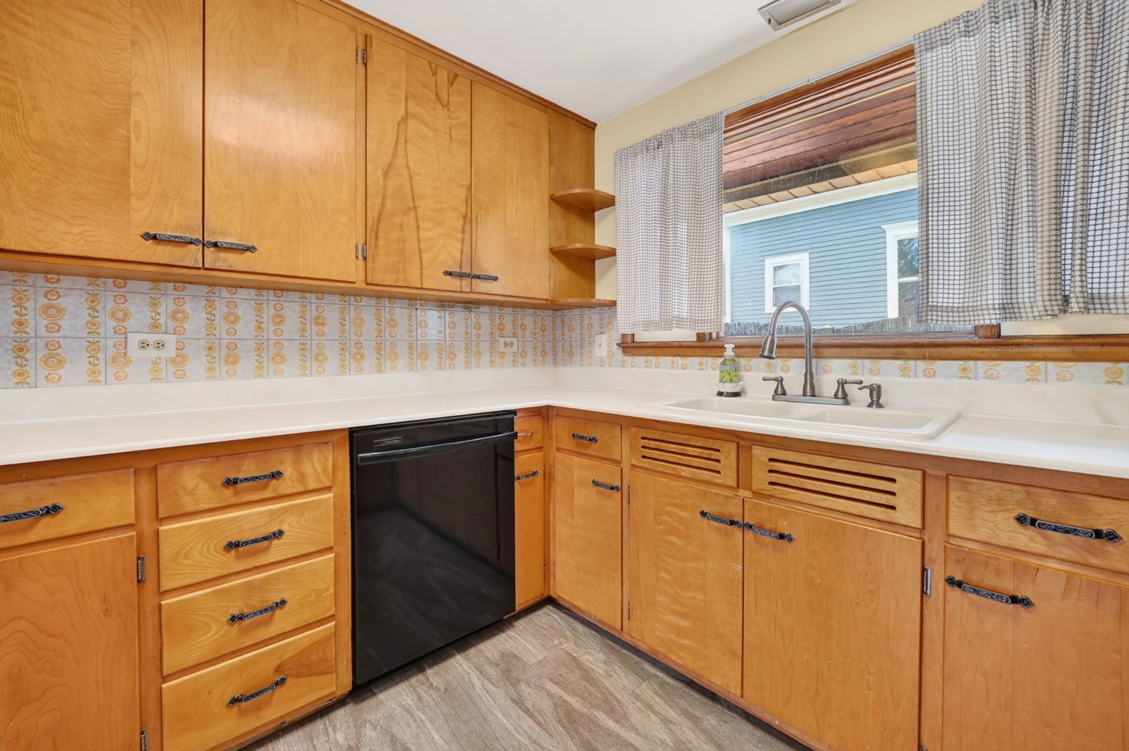 649 N Spring Street Property Photo 13