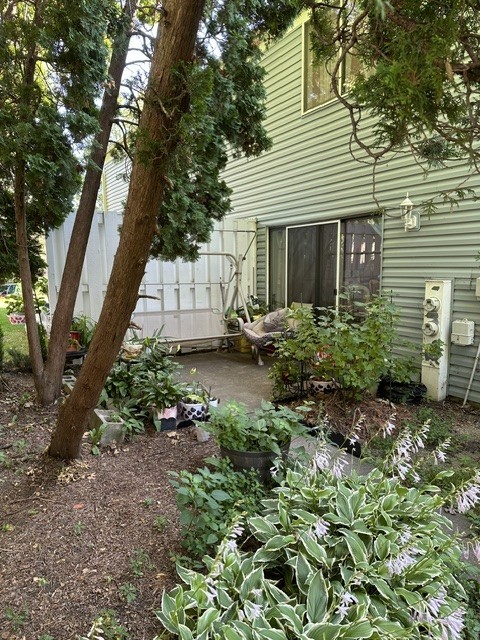 889 Oxford Place 889 Property Photo 2