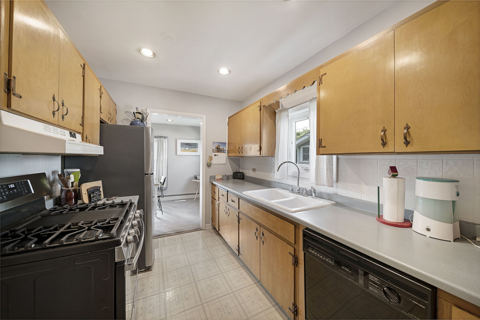1329 Henry Avenue Property Photo 7