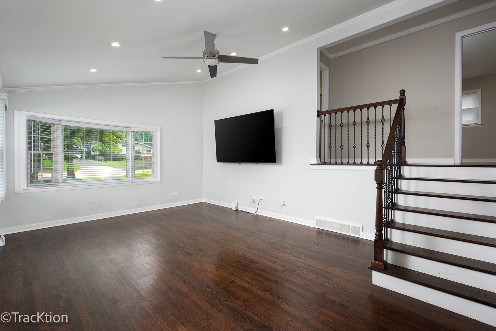 579 Coolidge Avenue Property Photo 2