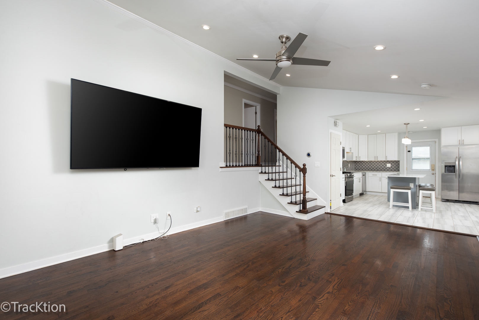 579 Coolidge Avenue Property Photo 3