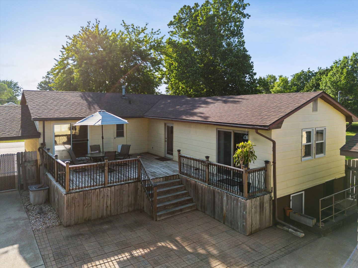 710 3rd Street Property Photo 46