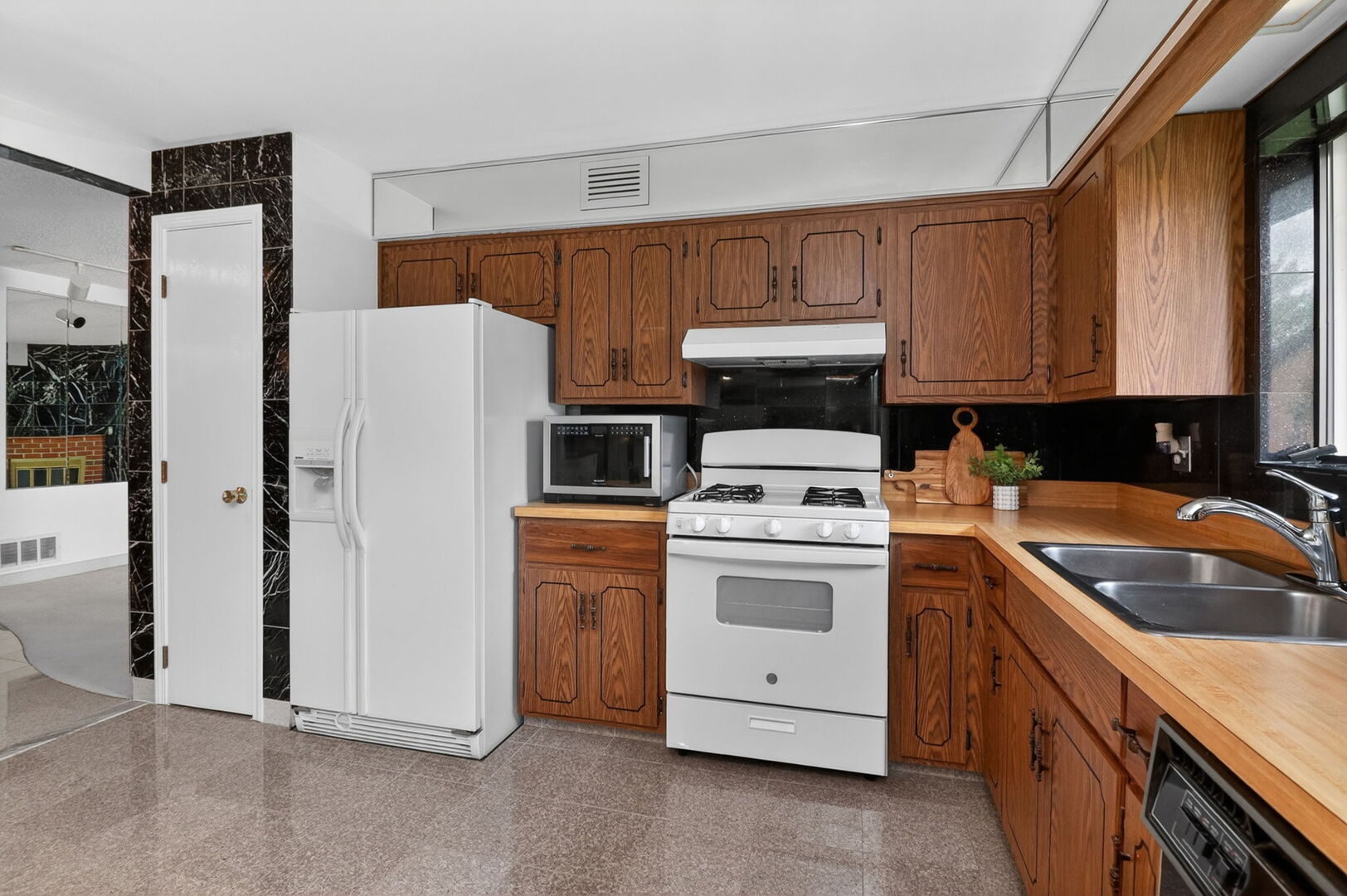 8212 Anchor Drive 508 Property Photo 8