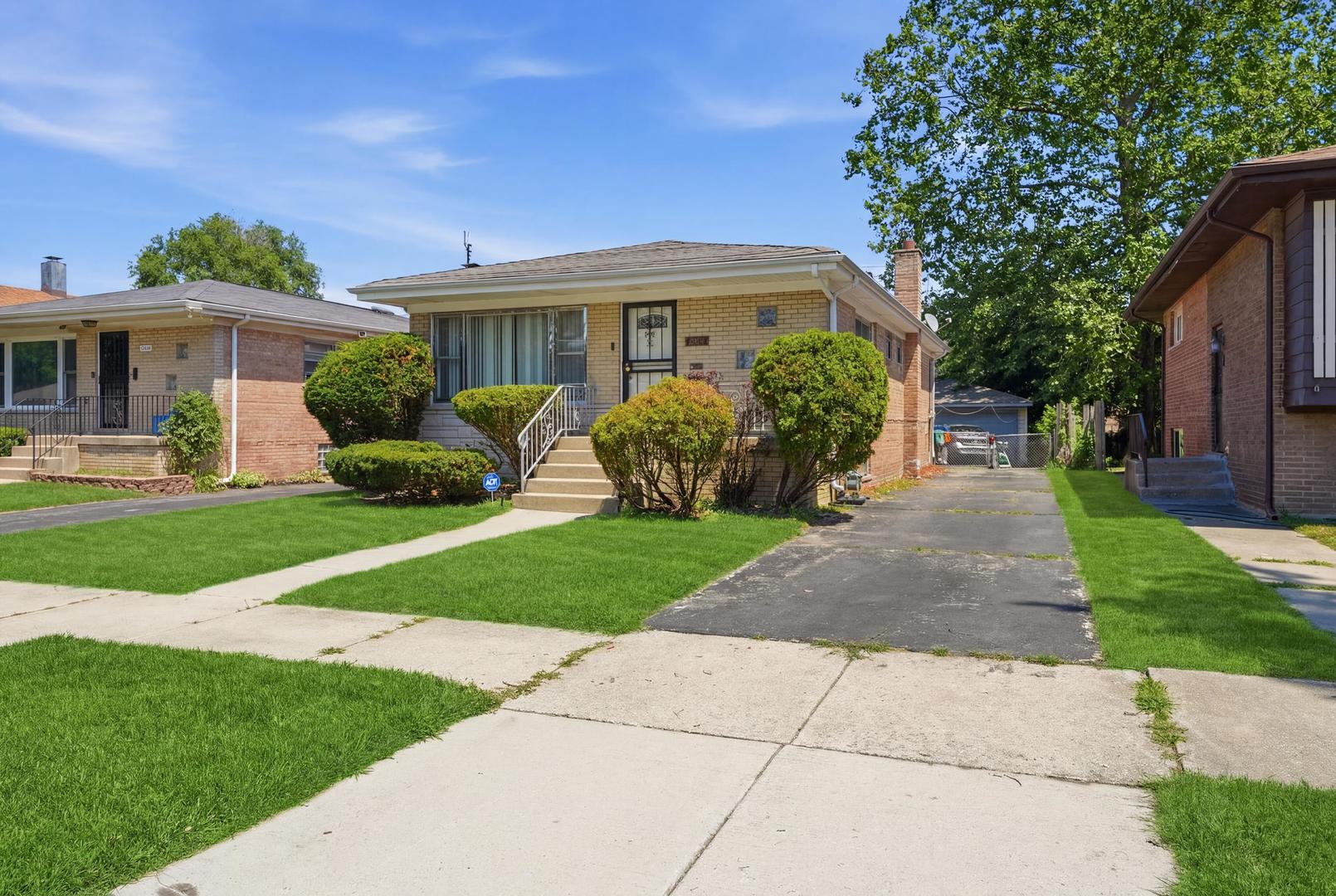 14333 Drexel Avenue Property Photo 2