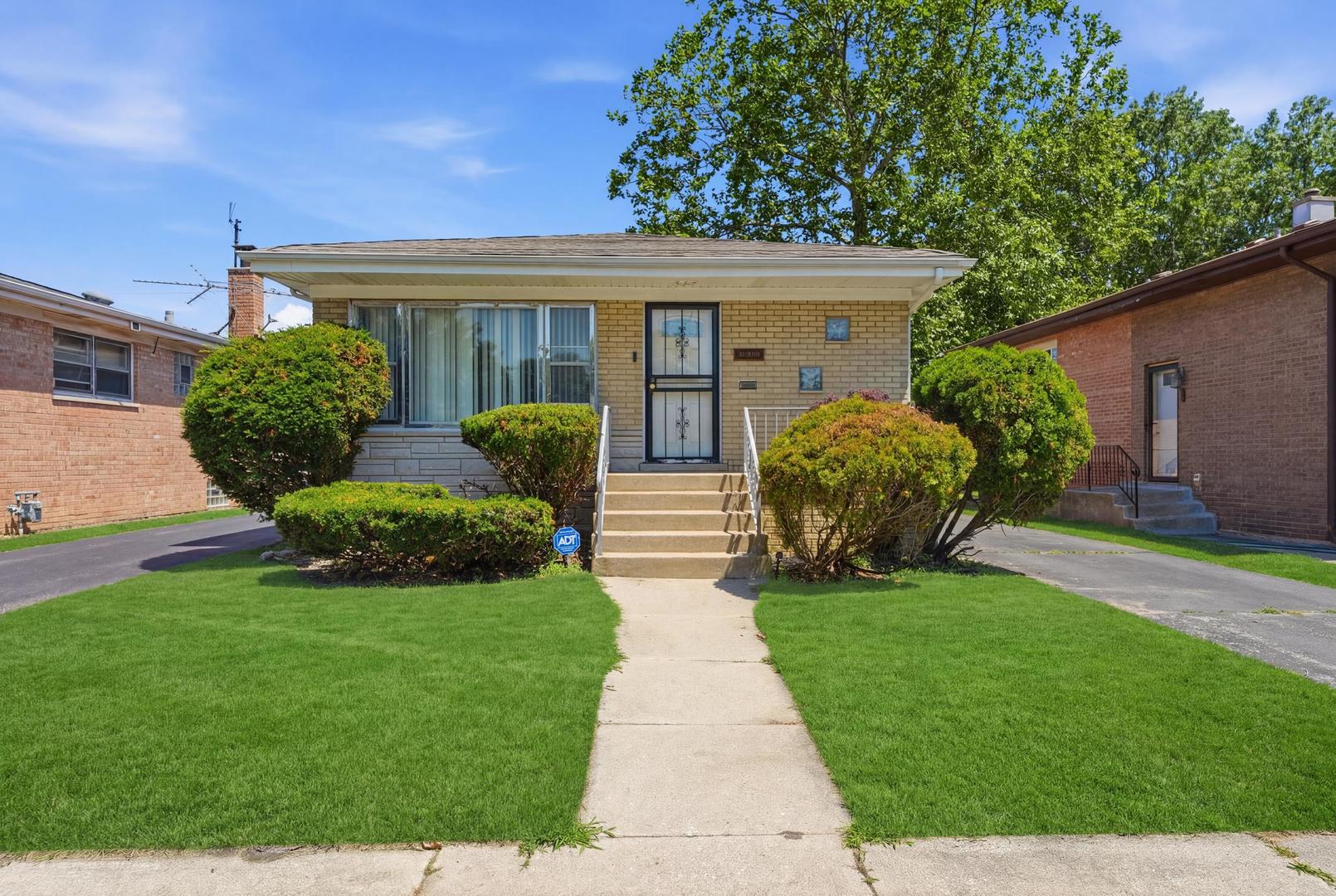 14333 Drexel Avenue Property Photo 3