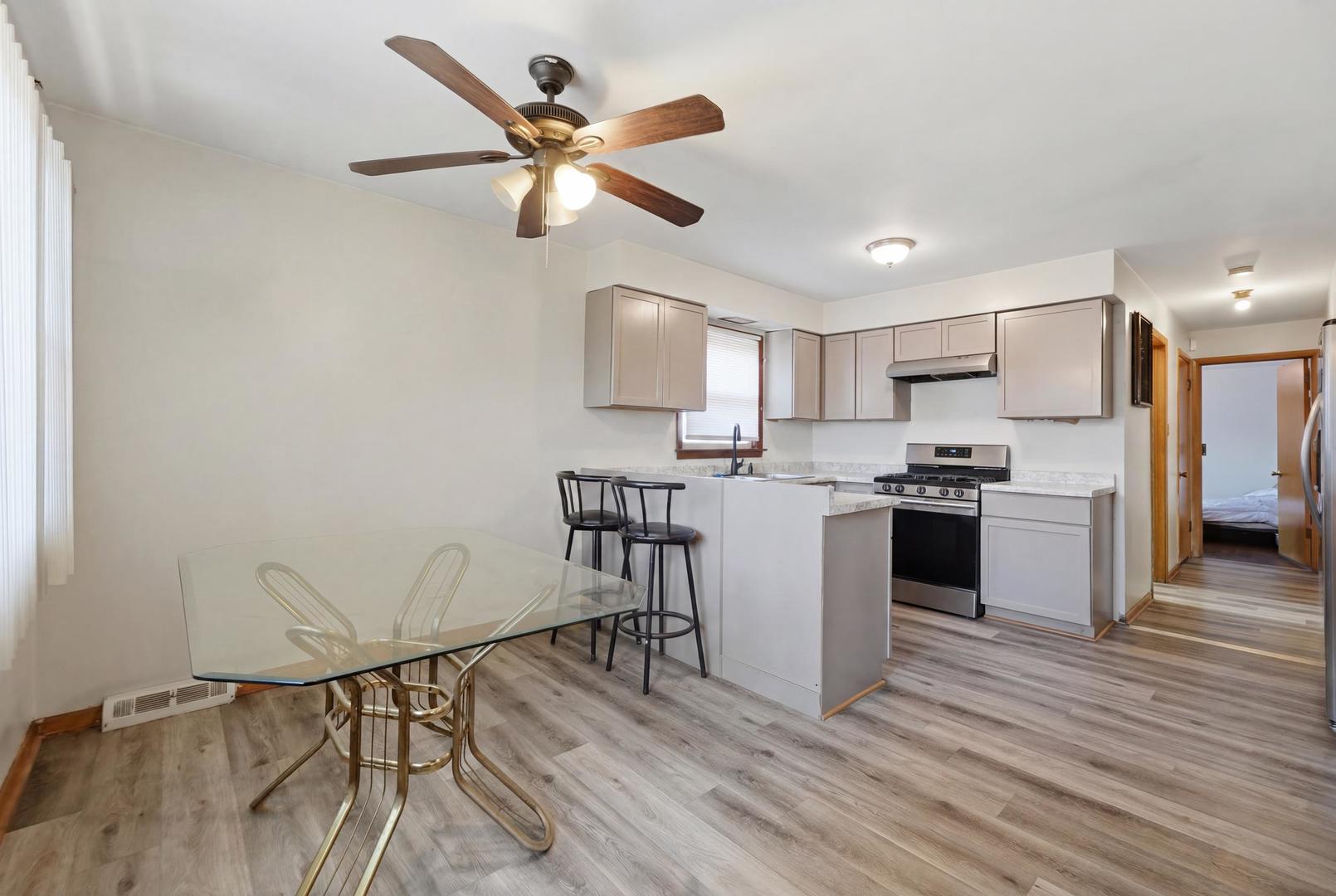 14333 Drexel Avenue Property Photo 9