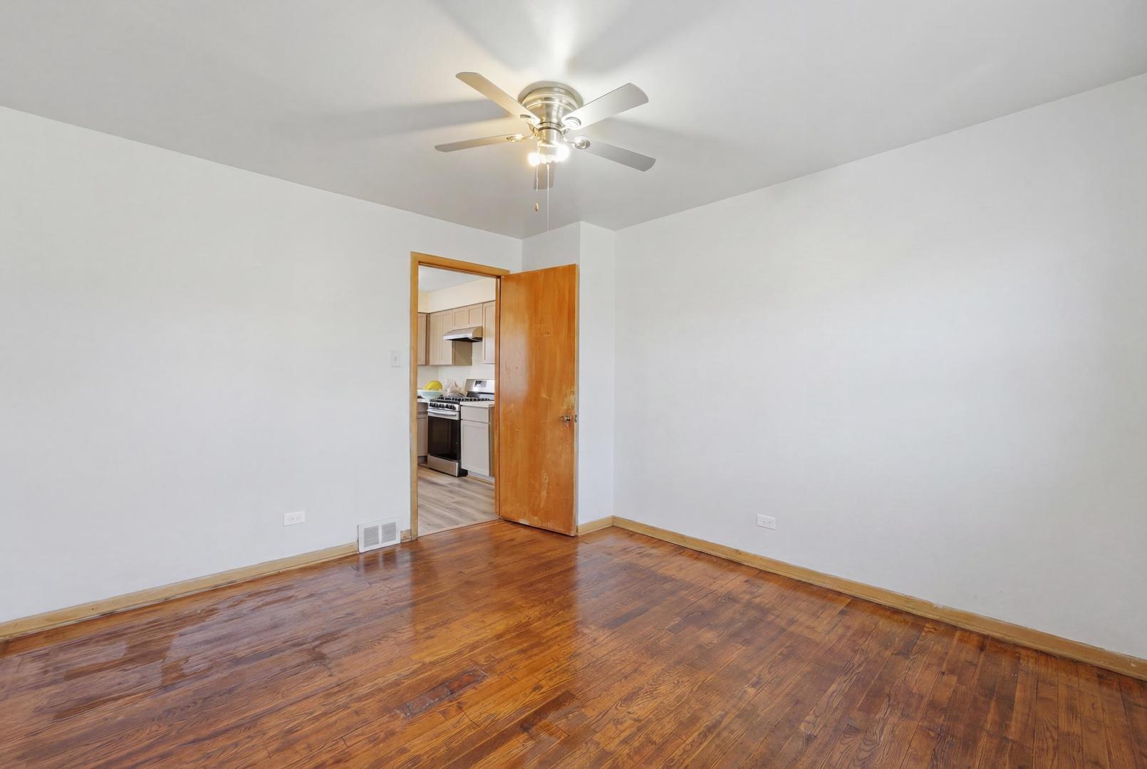 14333 Drexel Avenue Property Photo 20