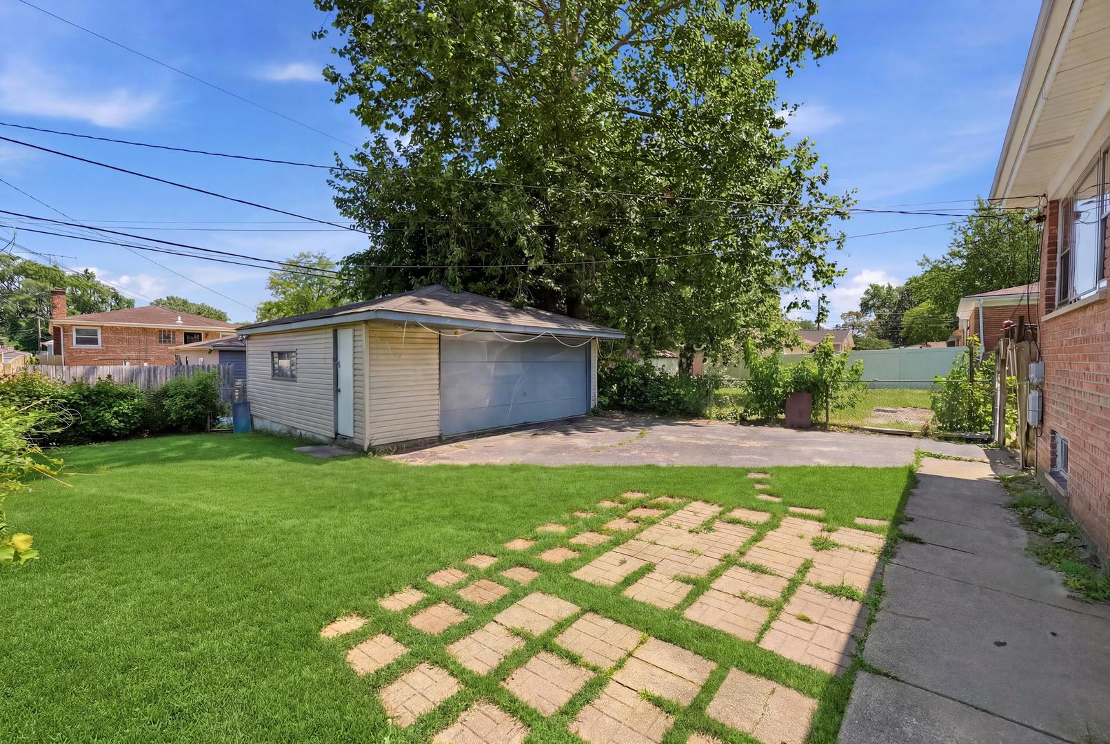 14333 Drexel Avenue Property Photo 27