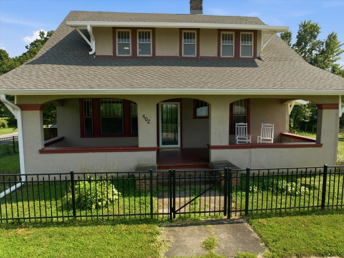 402 W 3rd Street