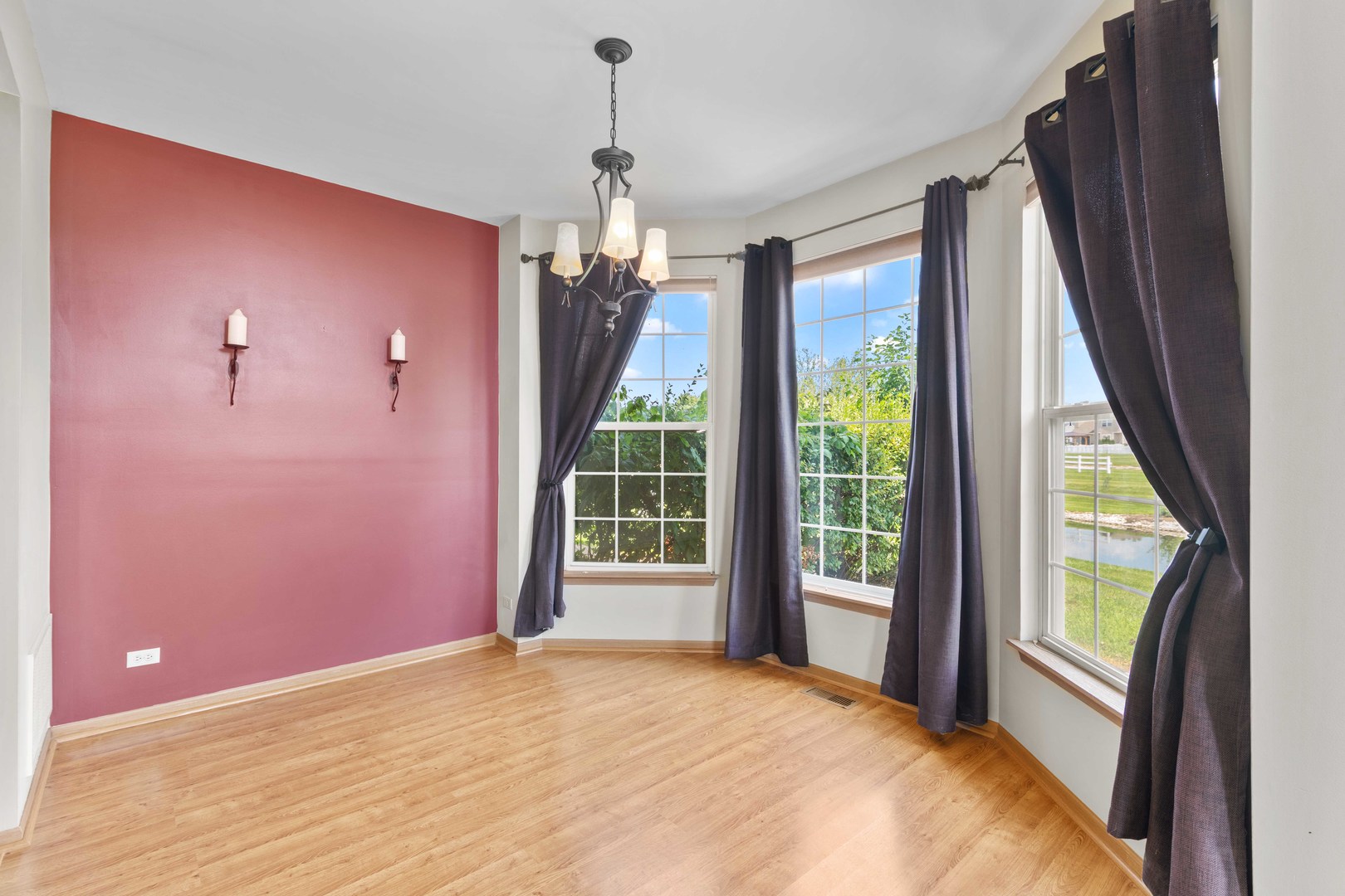 2212 Rossiter Parkway Property Photo 8