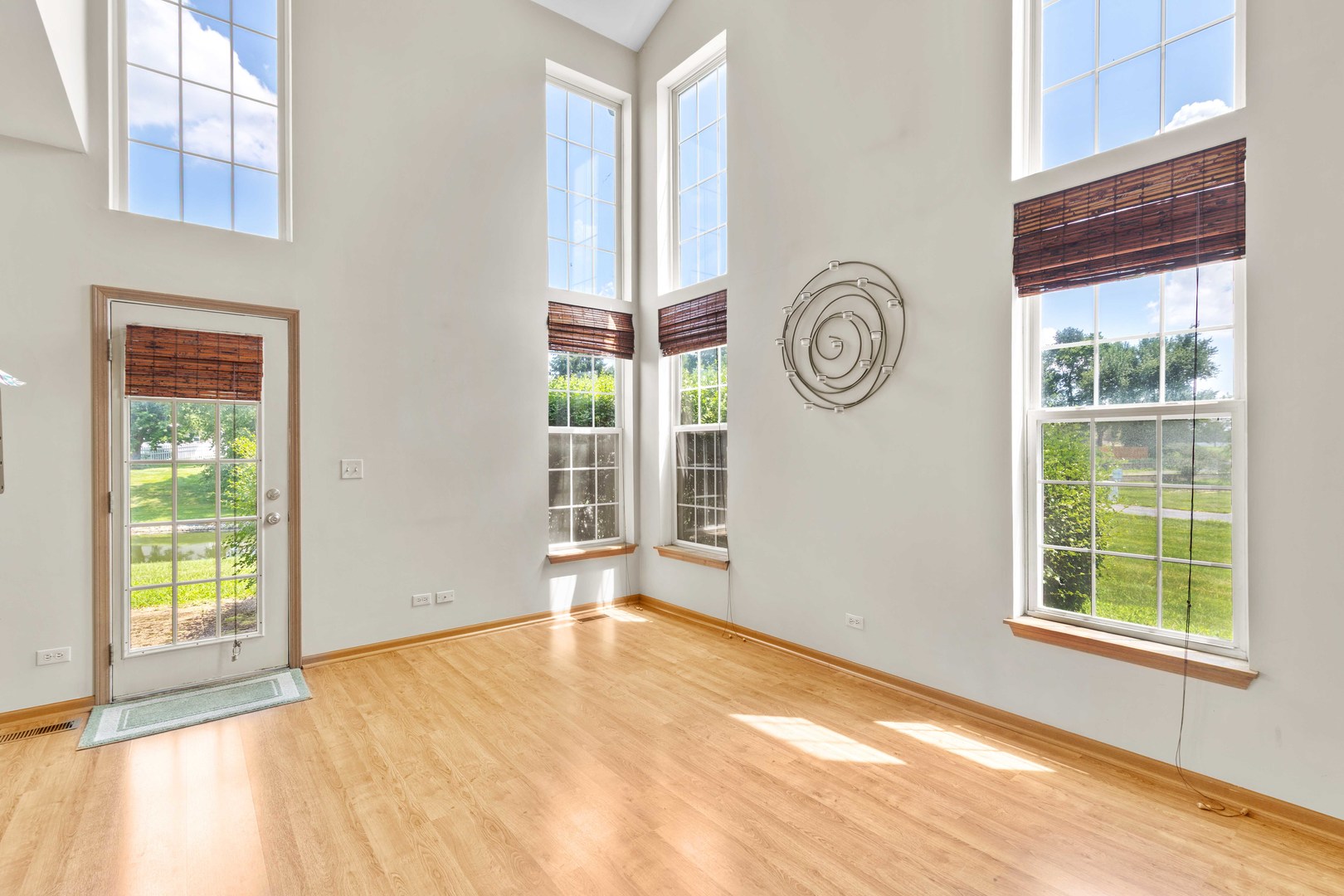 2212 Rossiter Parkway Property Photo 12