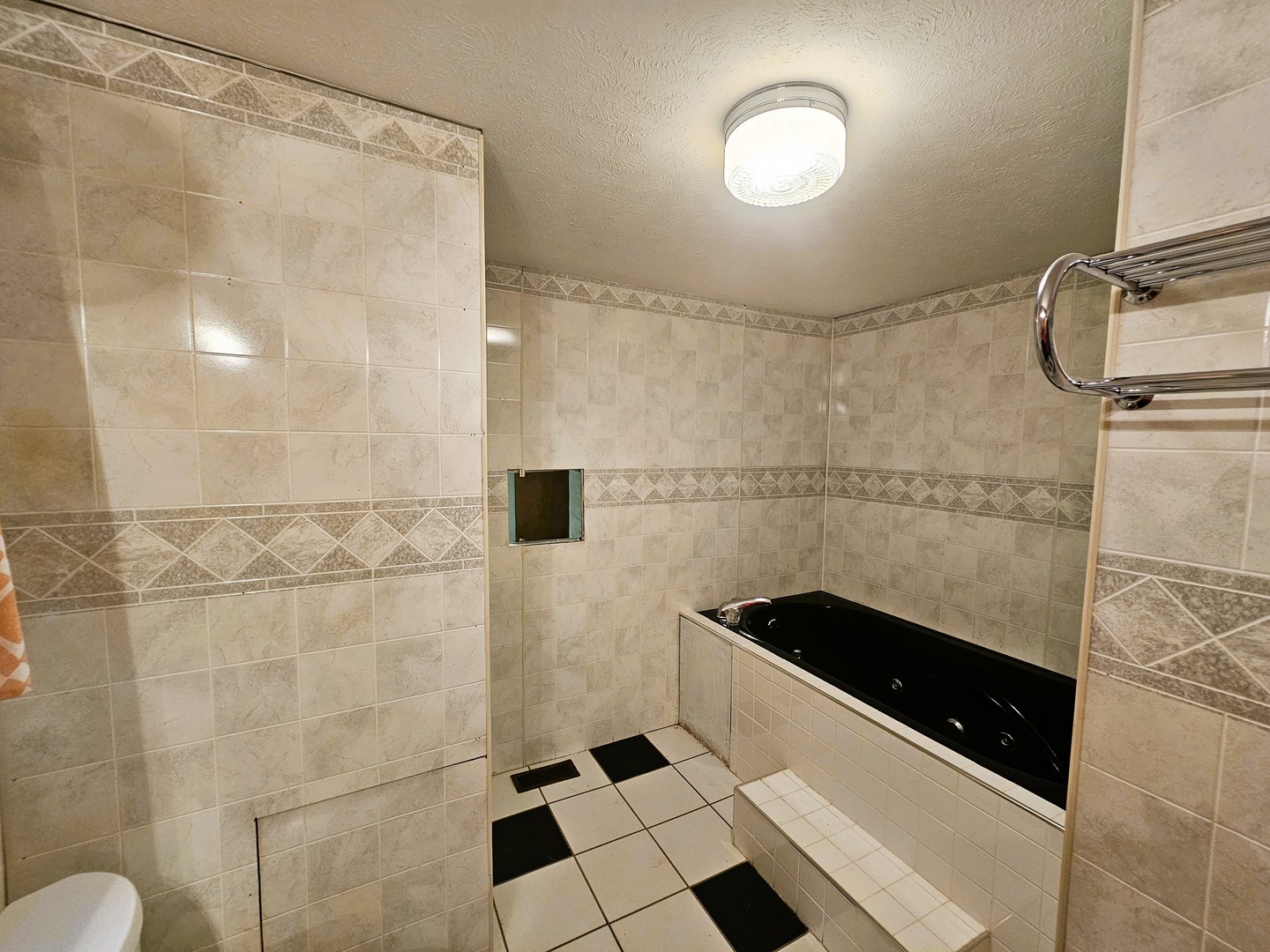 311 S Sycamore Street Property Photo 23