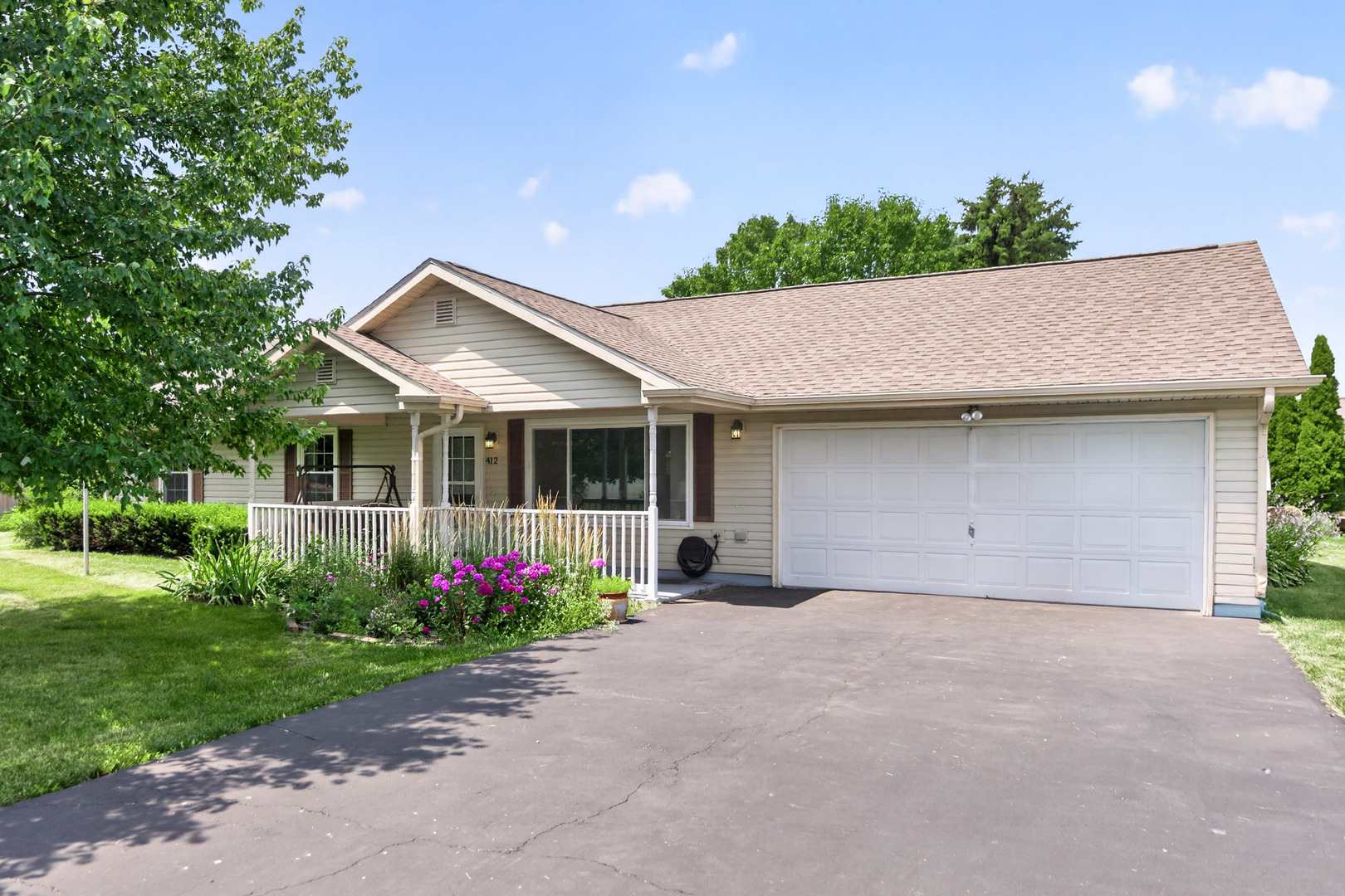 412 Spruce Lane Property Photo 1