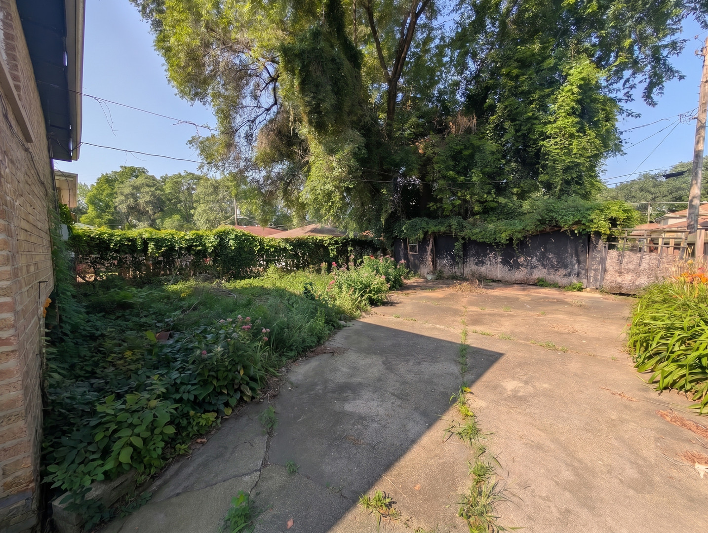 14226 S Marquette Avenue Property Photo 4