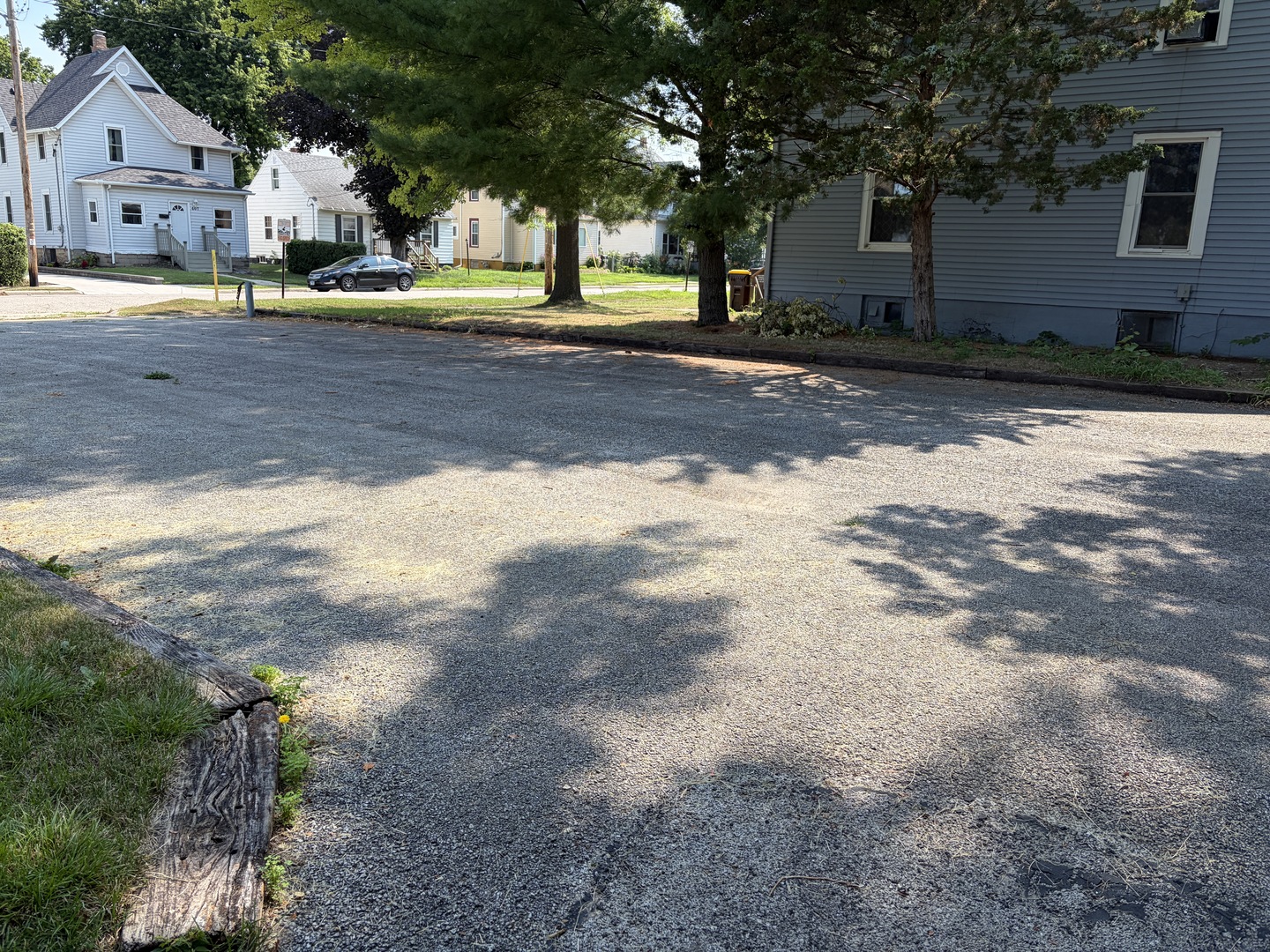 402 Oak Grove Avenue Property Photo 4
