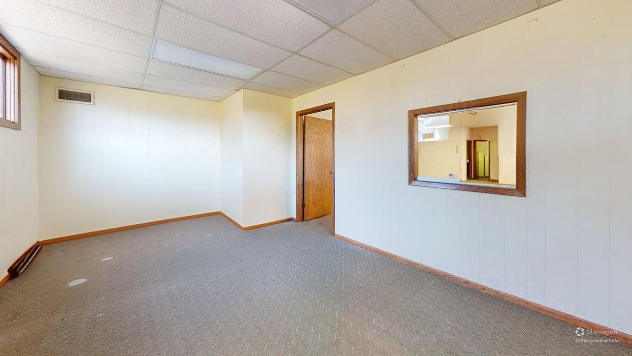 402 Oak Grove Avenue Property Photo 8