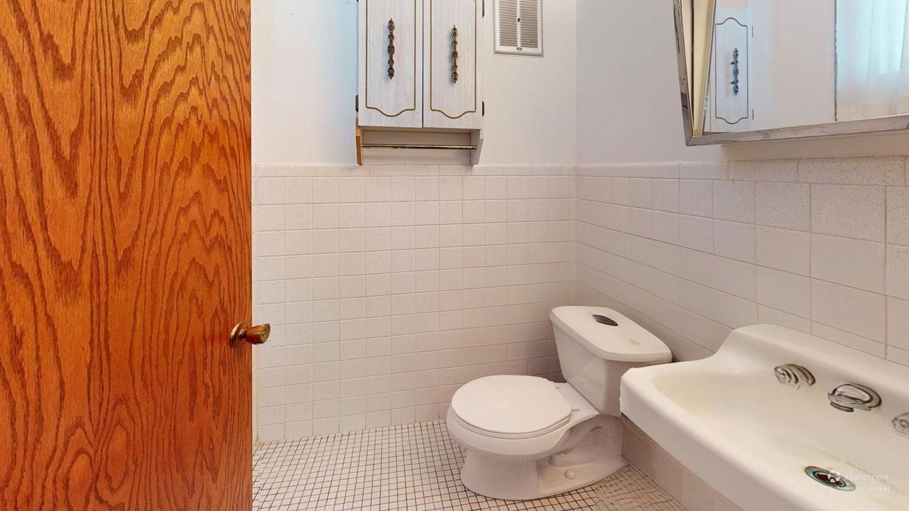 402 Oak Grove Avenue Property Photo 16