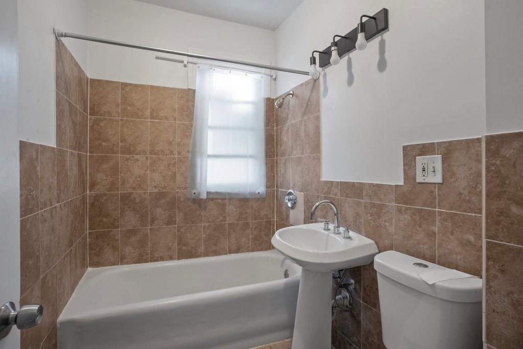 12707004 Property Photo 9