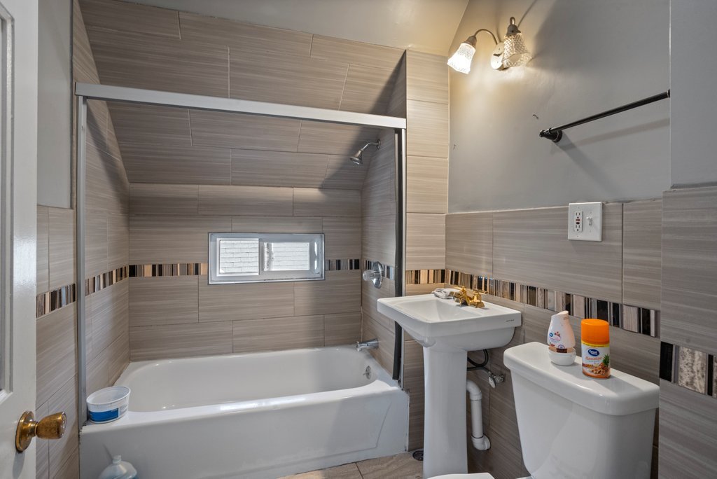 12707004 Property Photo 22