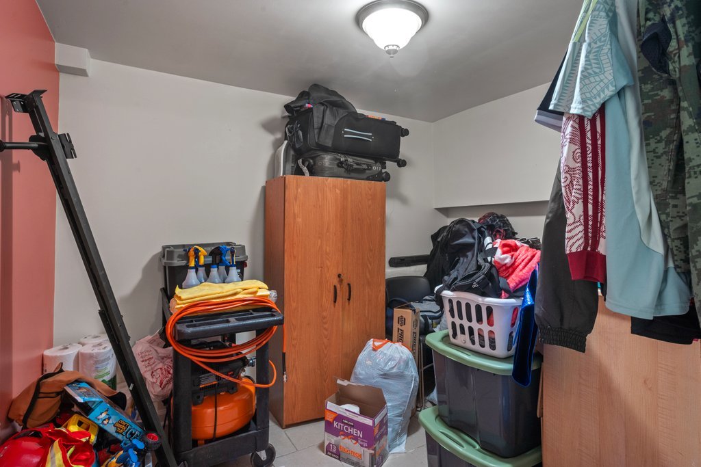 12707004 Property Photo 34