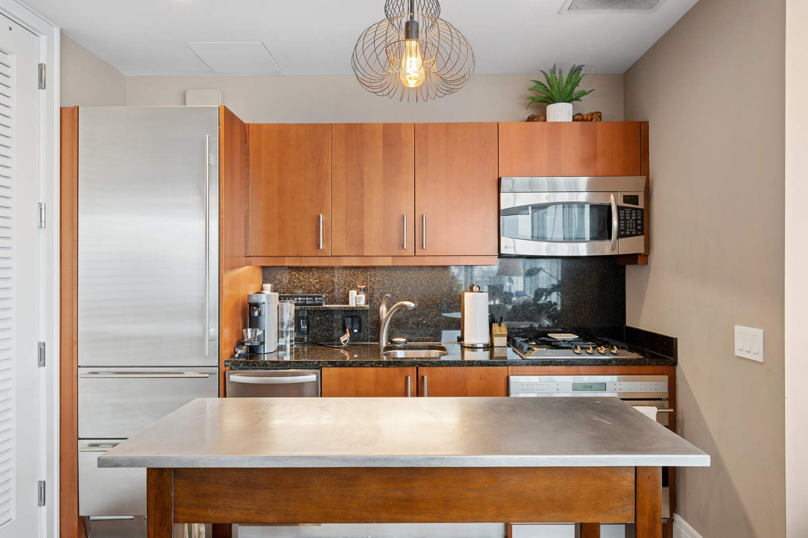 401 N Wabash Avenue 37f Property Photo 6