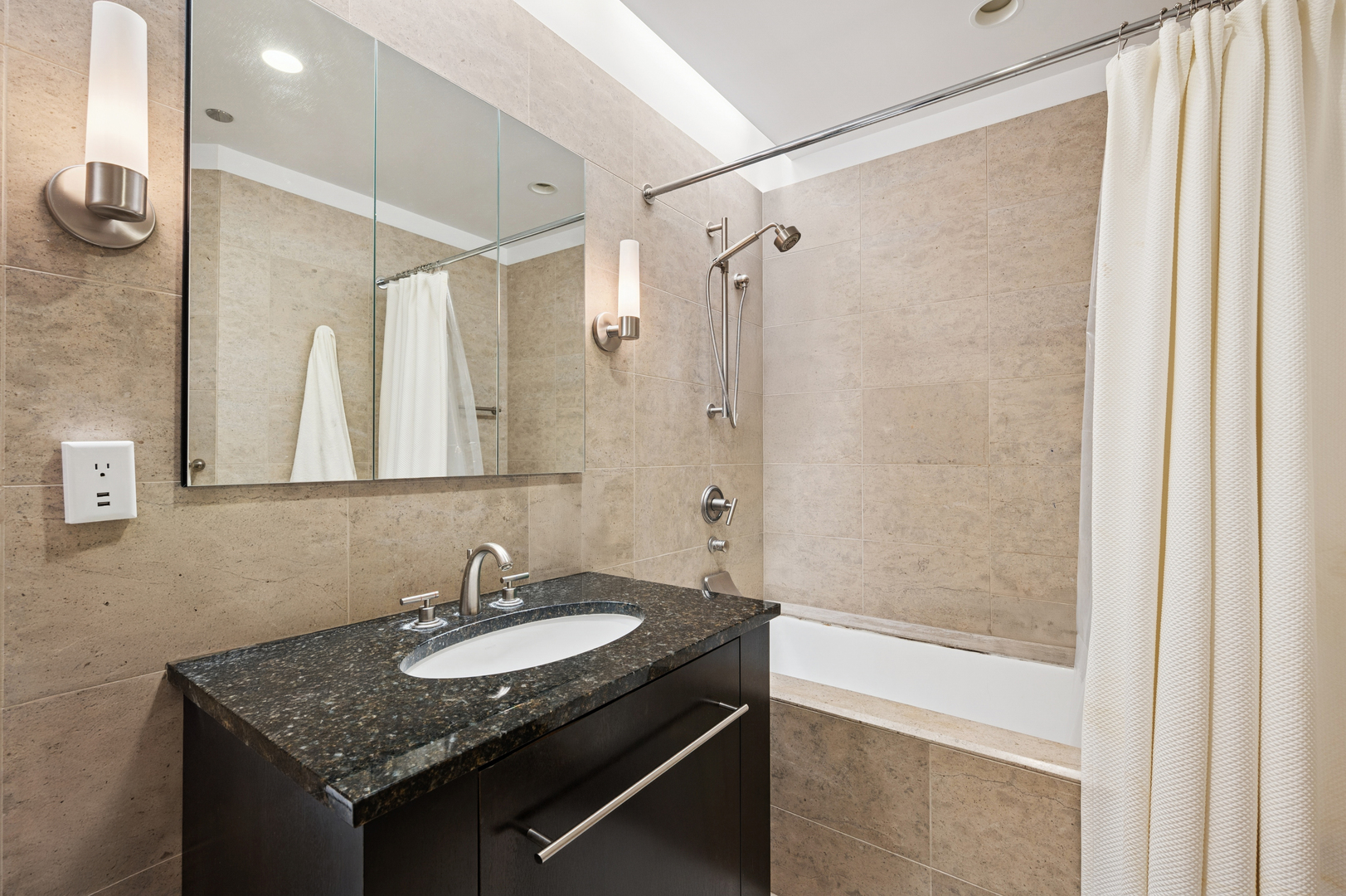 401 N Wabash Avenue 37f Property Photo 9