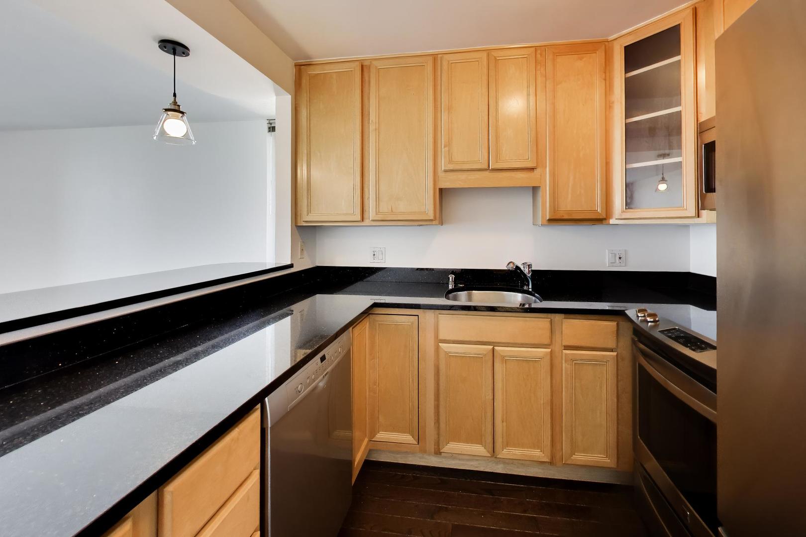 3660 N Lake Shore Drive 3307 Property Photo 7