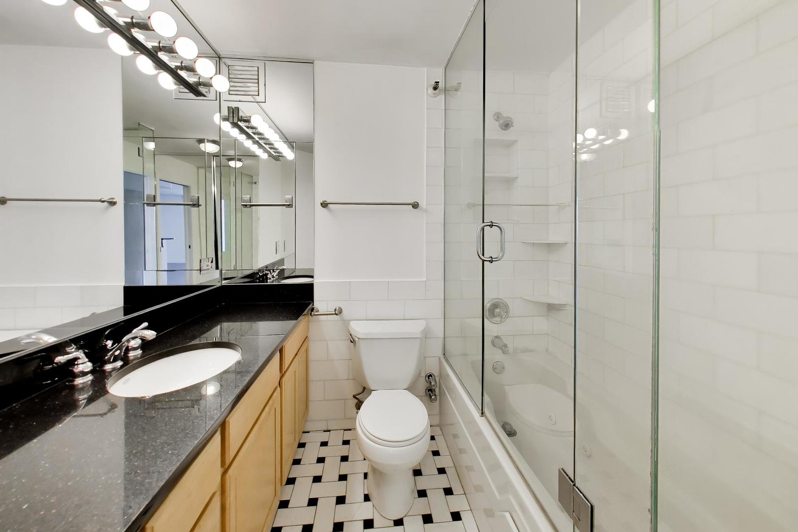 3660 N Lake Shore Drive 3307 Property Photo 12