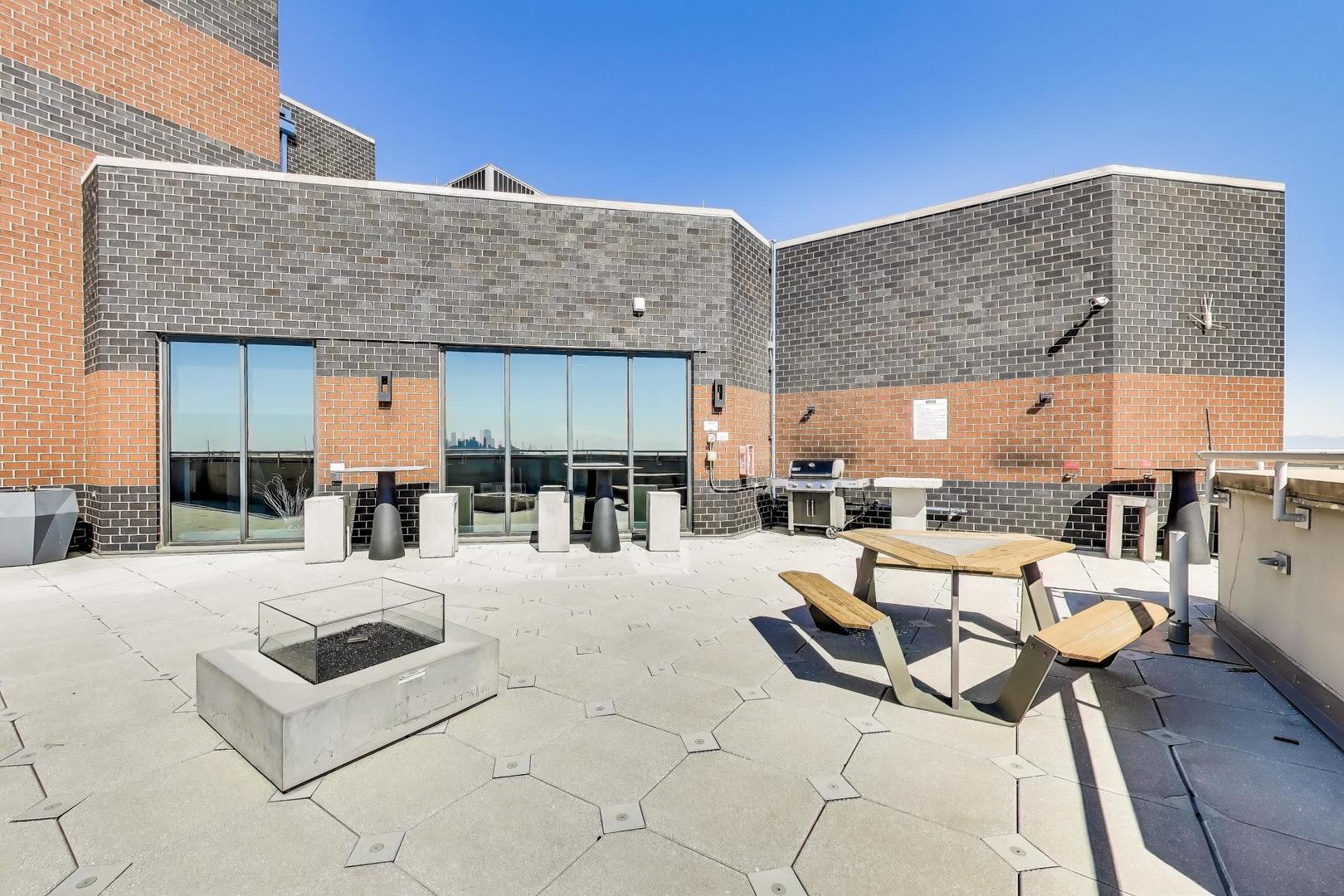 3660 N Lake Shore Drive 3307 Property Photo 26