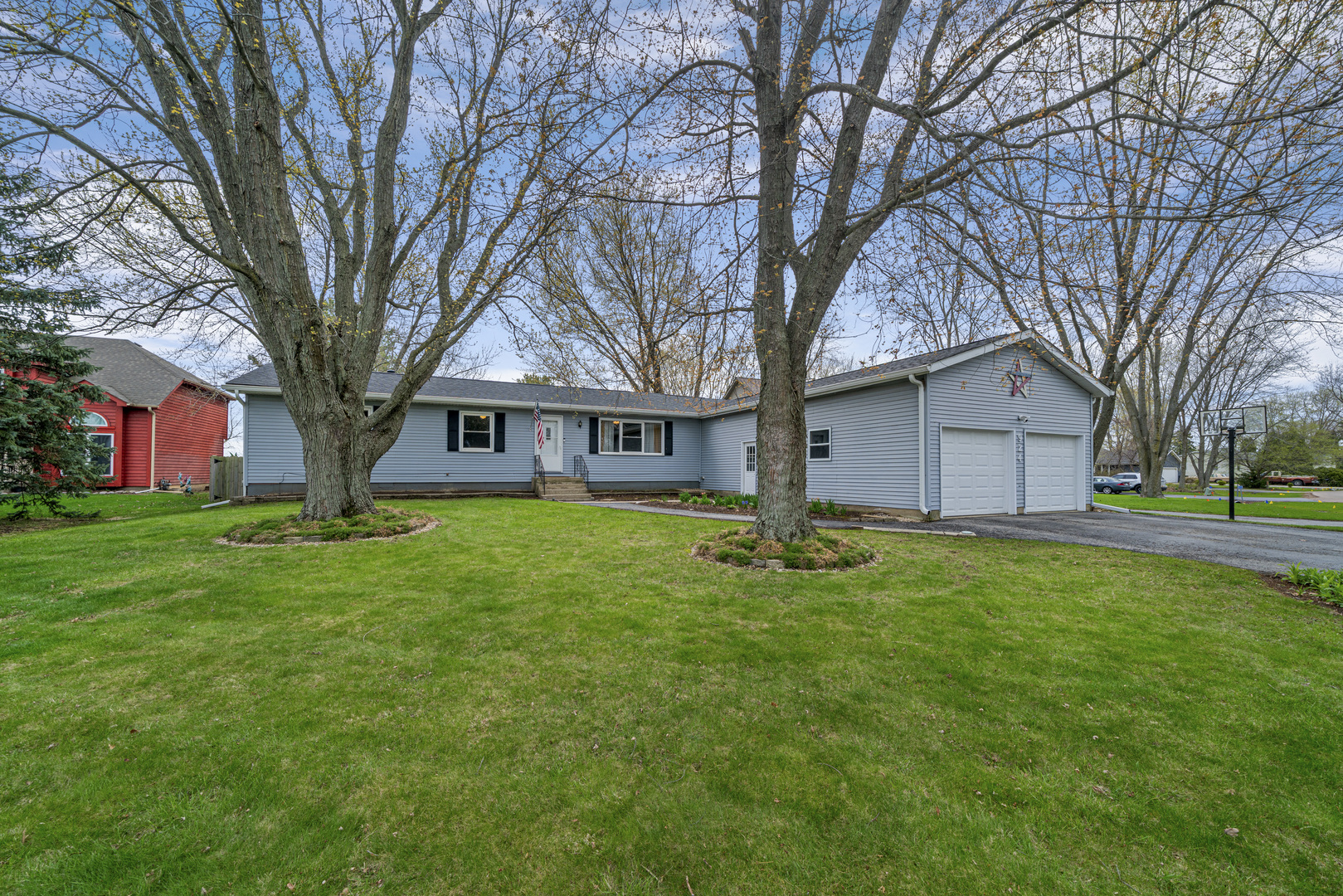 924 Suzy Street Property Photo 2