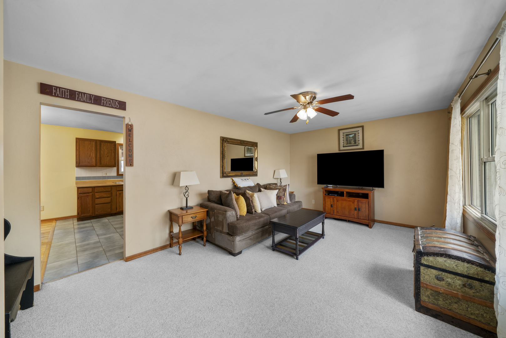 924 Suzy Street Property Photo 5