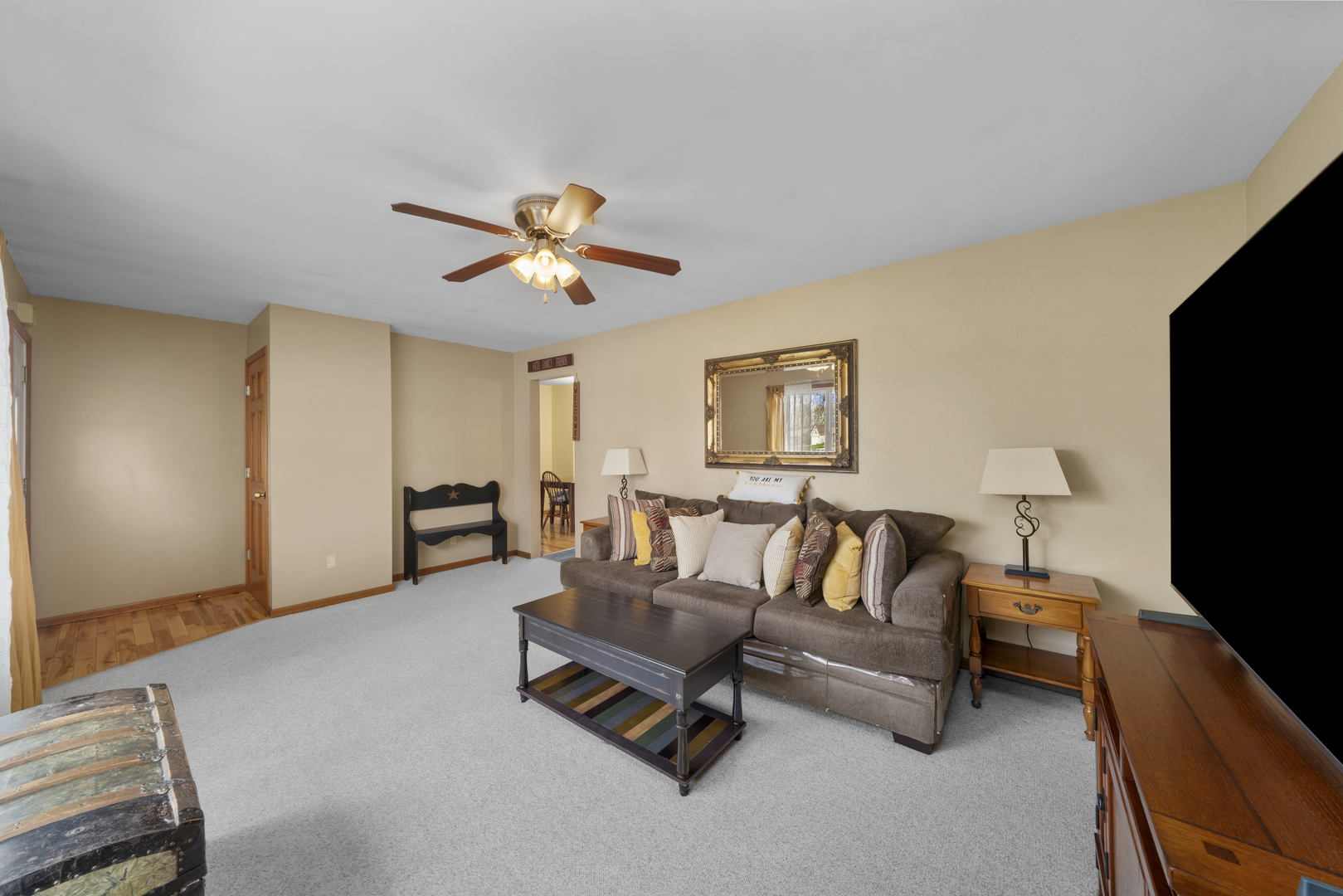 924 Suzy Street Property Photo 6