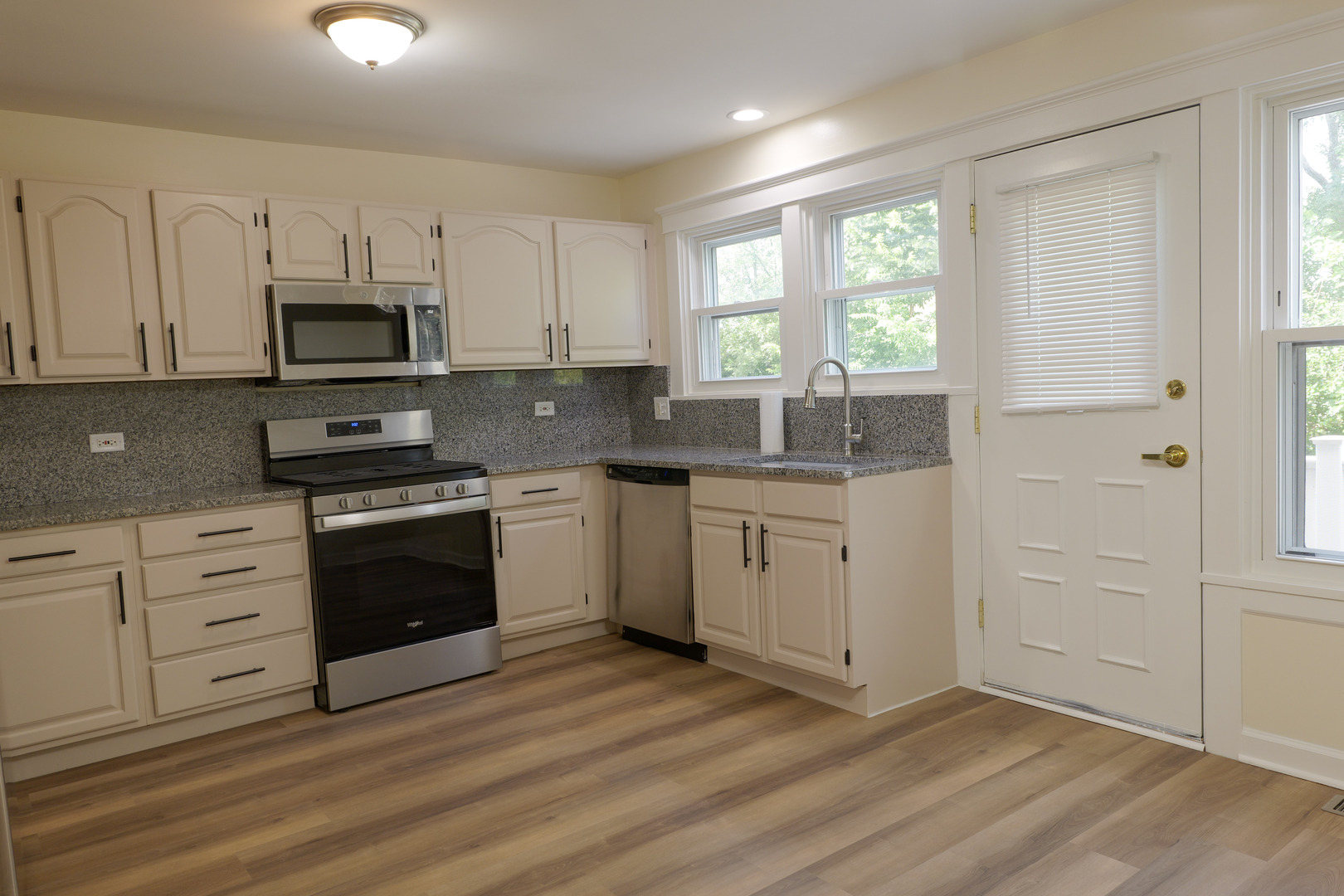 221 N Walnut Street H Property Photo 9