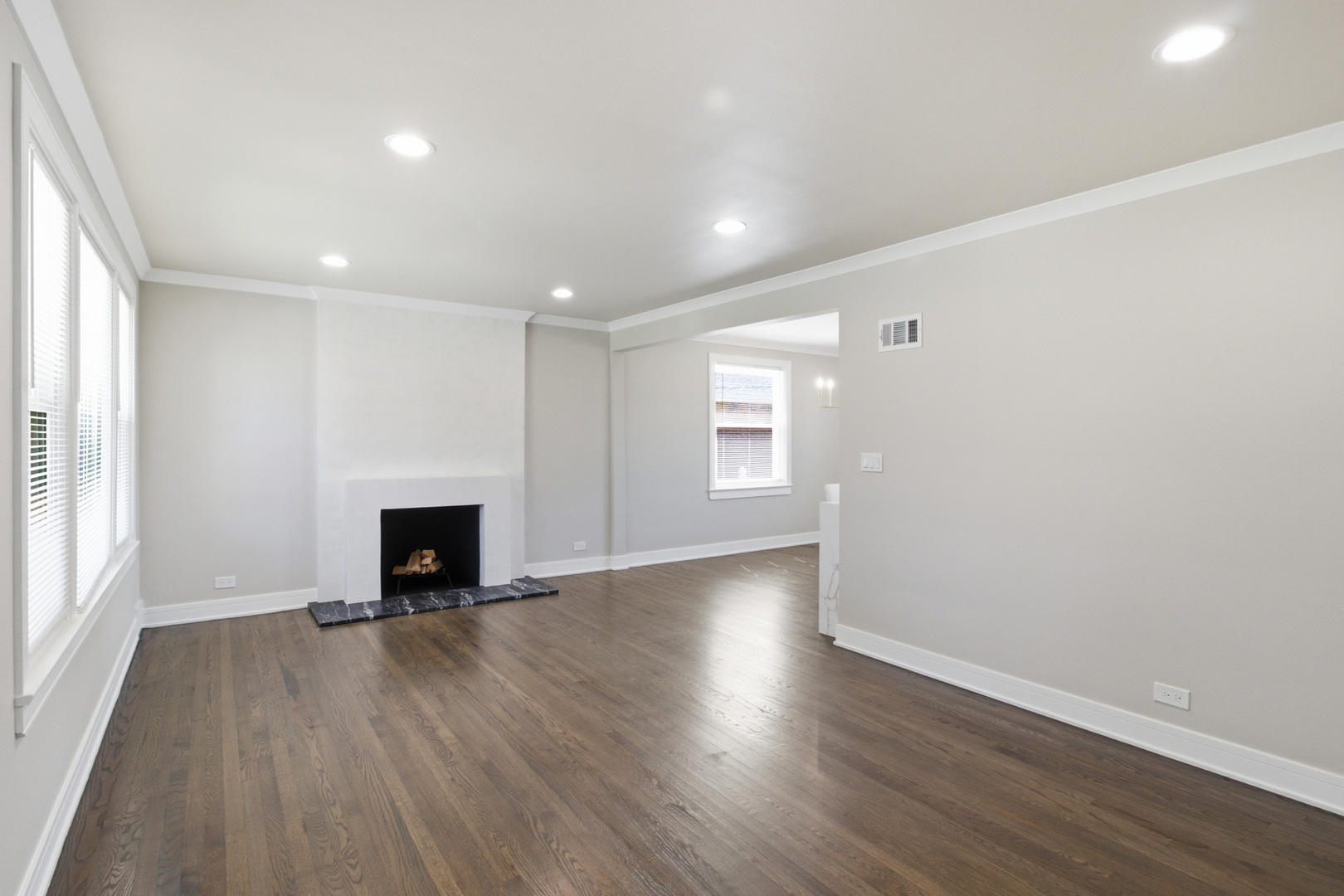 10251 Kent Street Property Photo 11