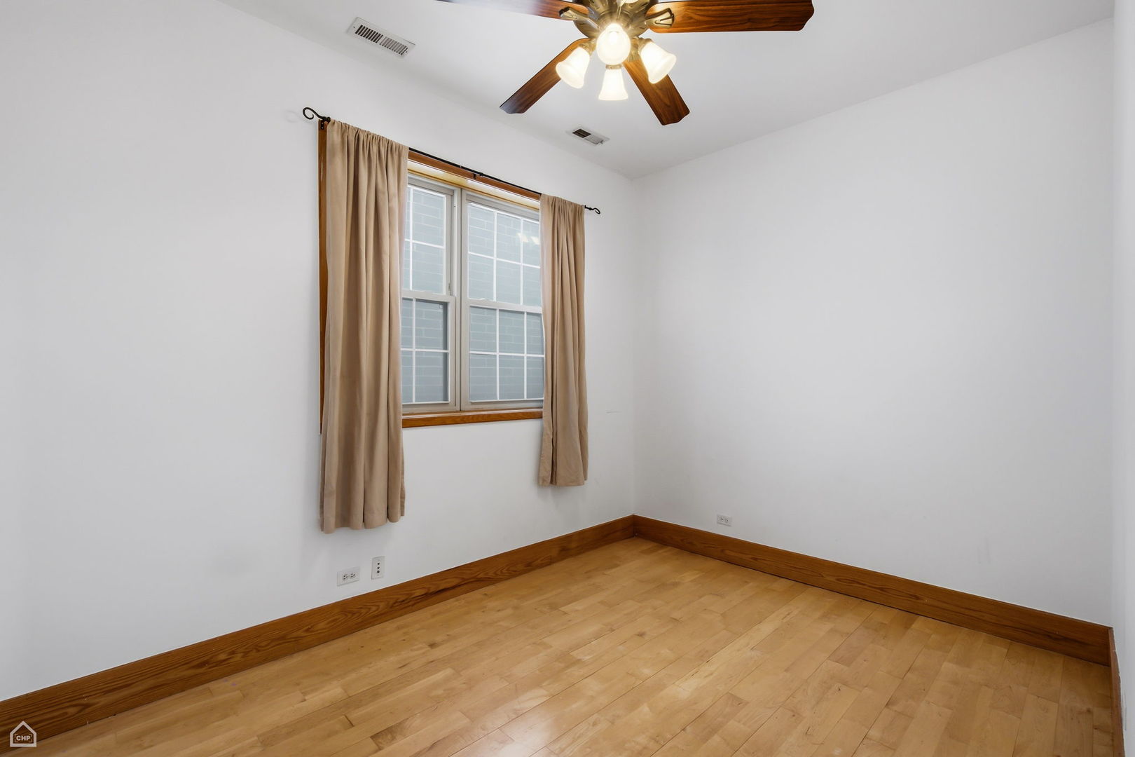 1435 W 16th Street Property Photo 23