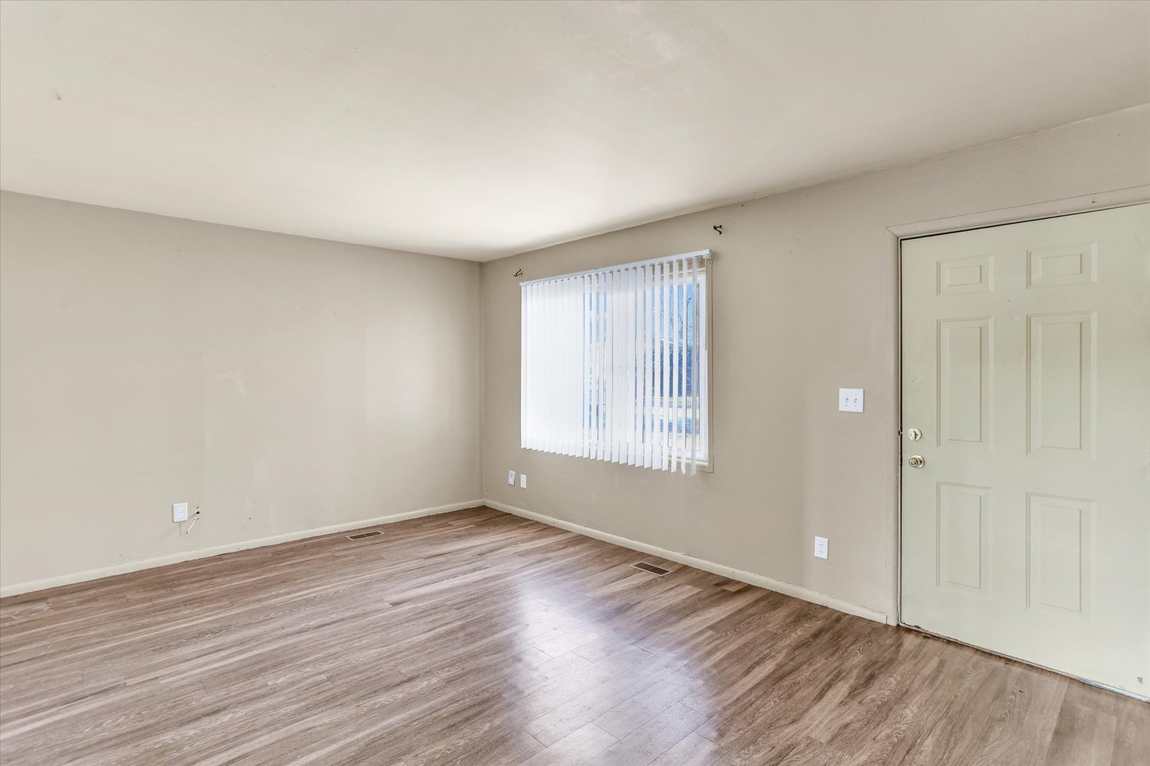 704 S Scottswood Drive Property Photo 8