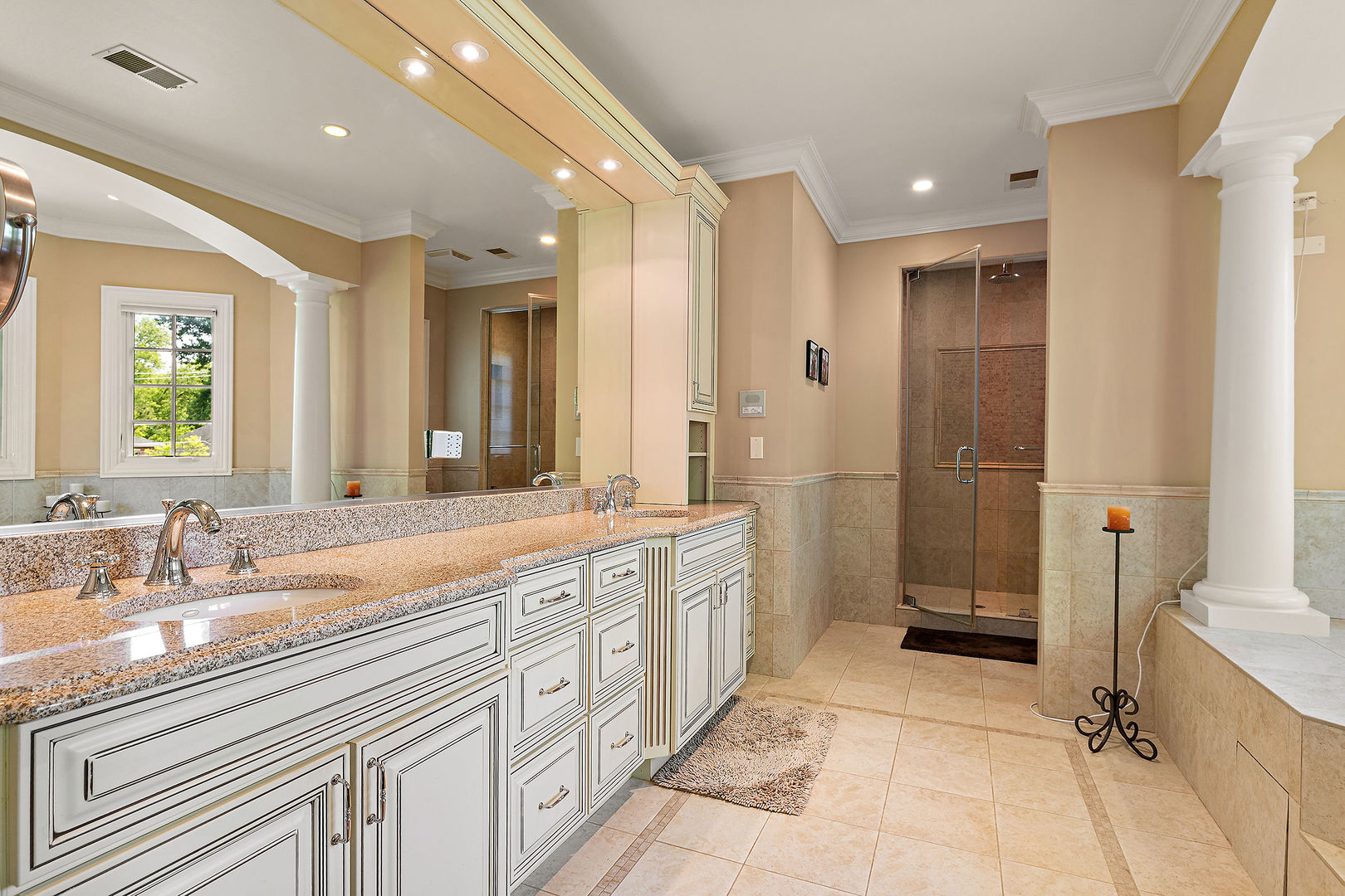 1110 S Washington Avenue Property Photo 14