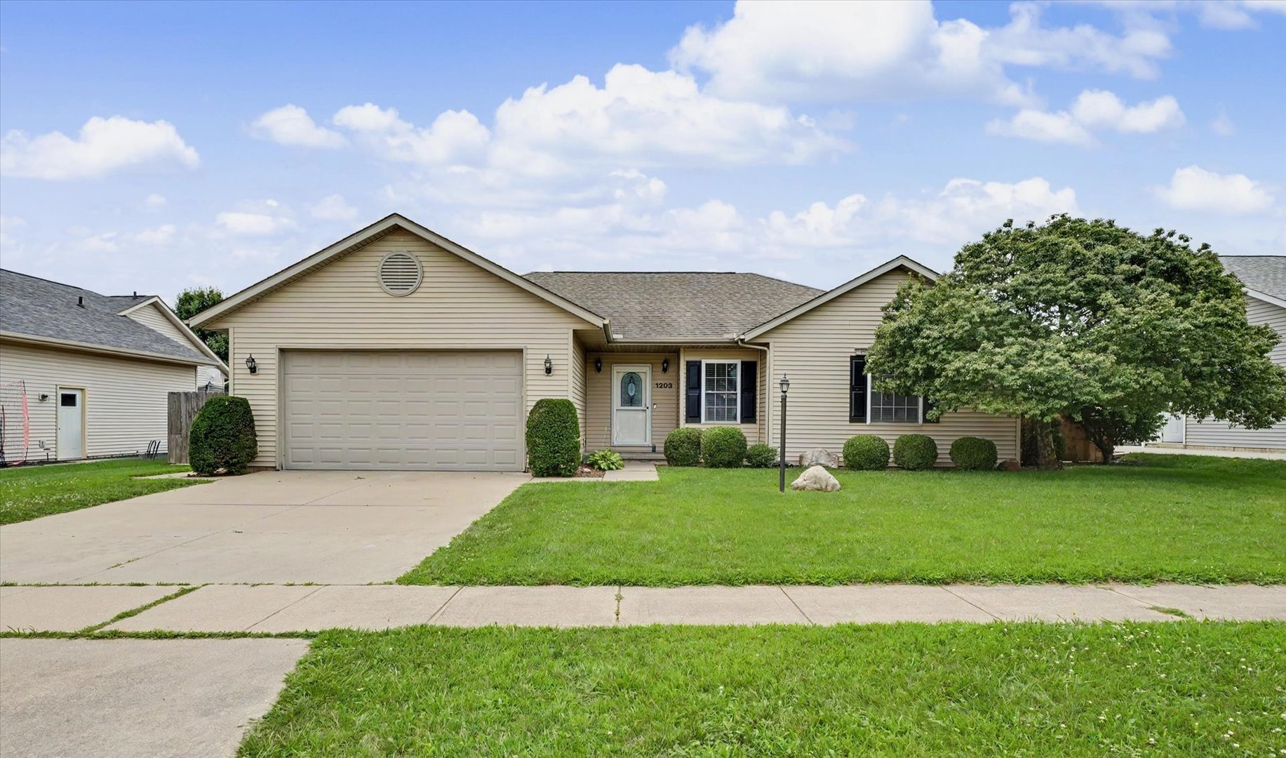 1203 Edgeview Drive Property Photo 1