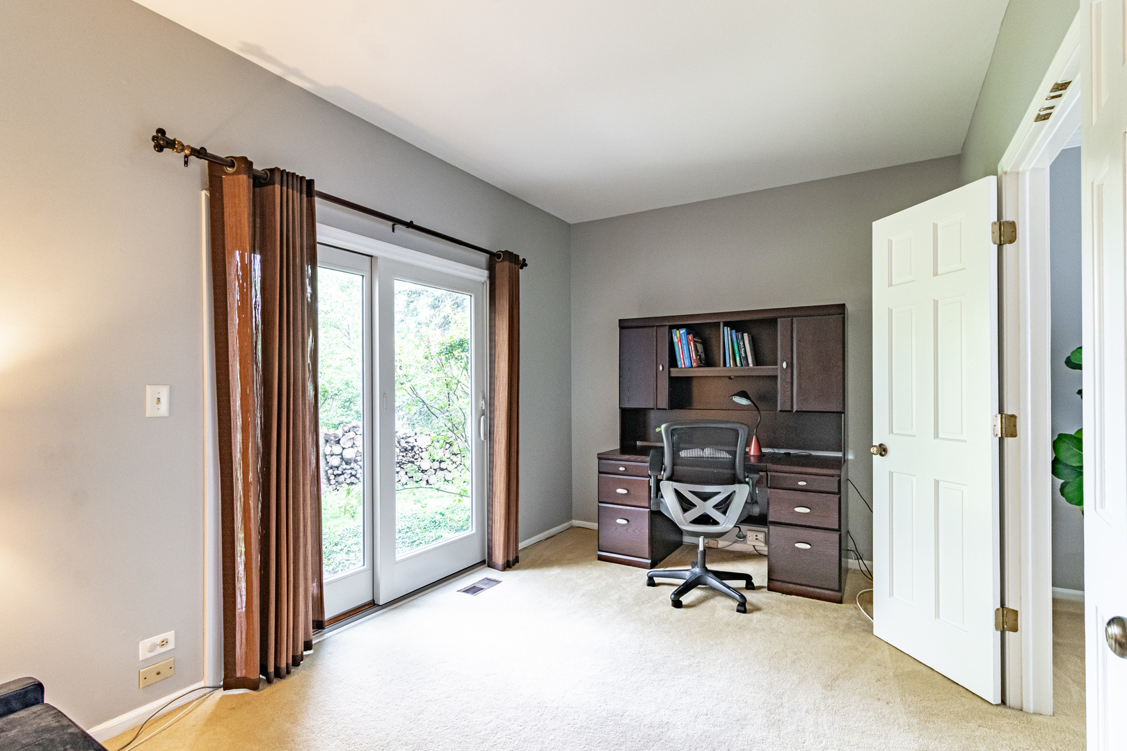 5544 Oak Grove Drive Property Photo 8
