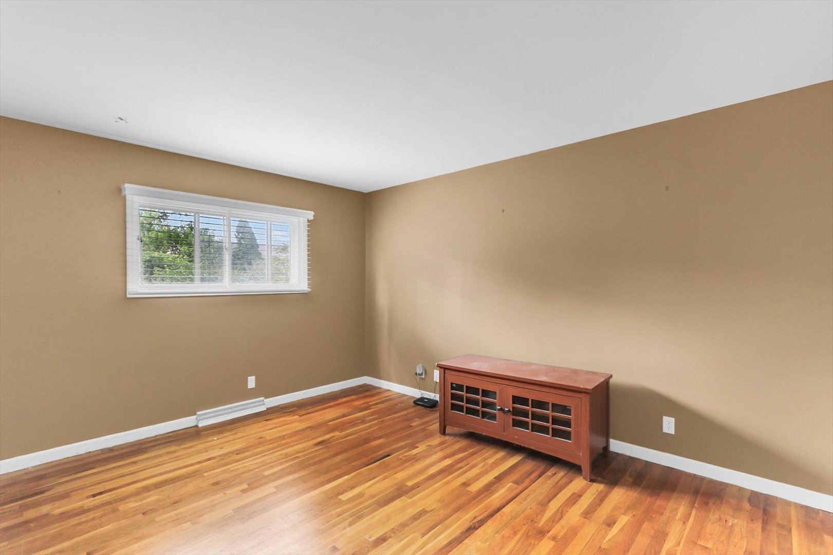 705 E Mchenry Street Property Photo 17