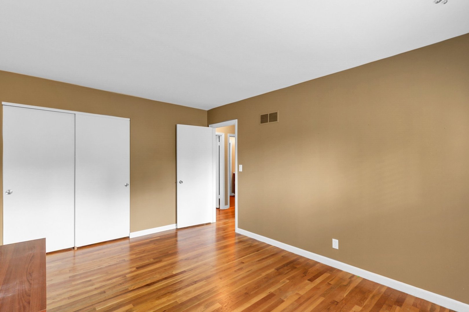 705 E Mchenry Street Property Photo 18