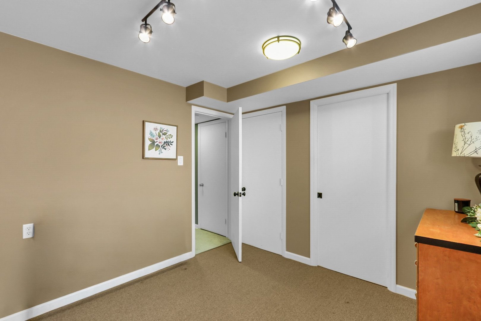 705 E Mchenry Street Property Photo 26