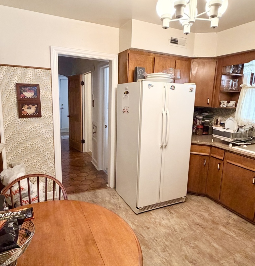 8149 S Vernon Avenue Property Photo 5