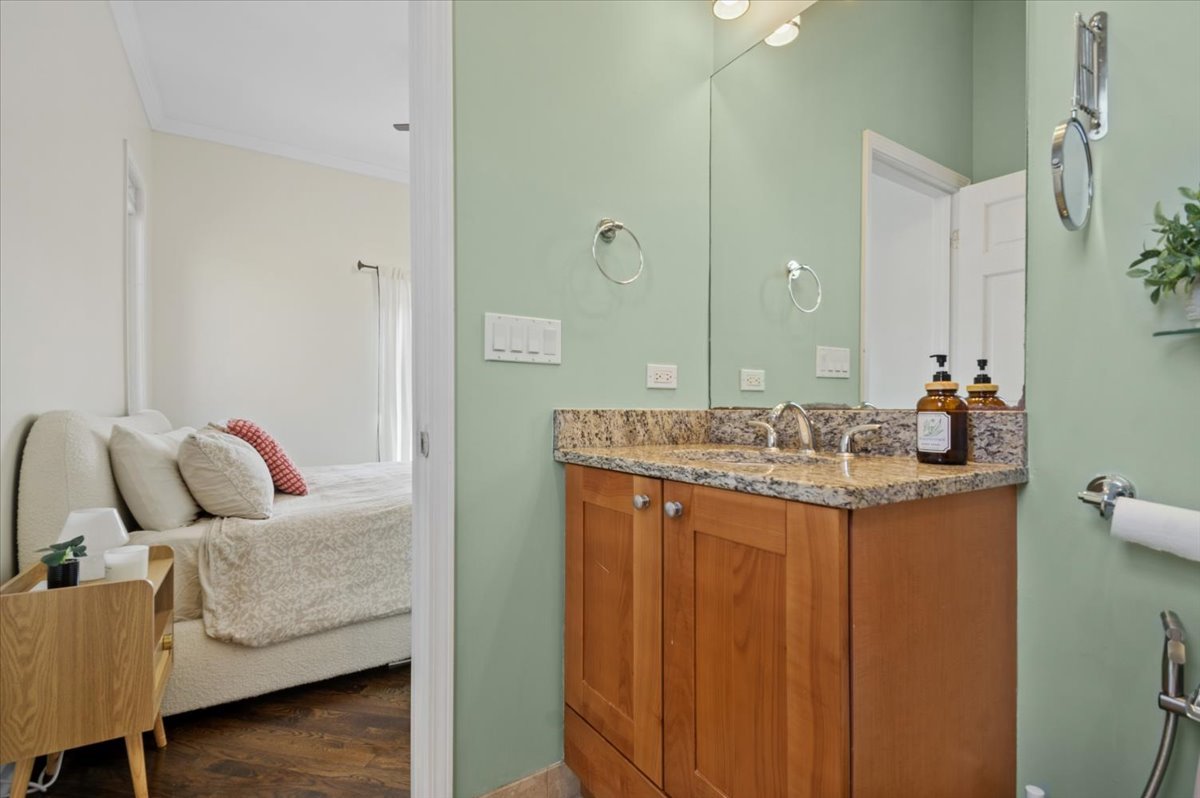 2427 W Augusta Boulevard 3 Property Photo 23